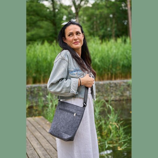 Lagos újrahasznosított filc válltáska