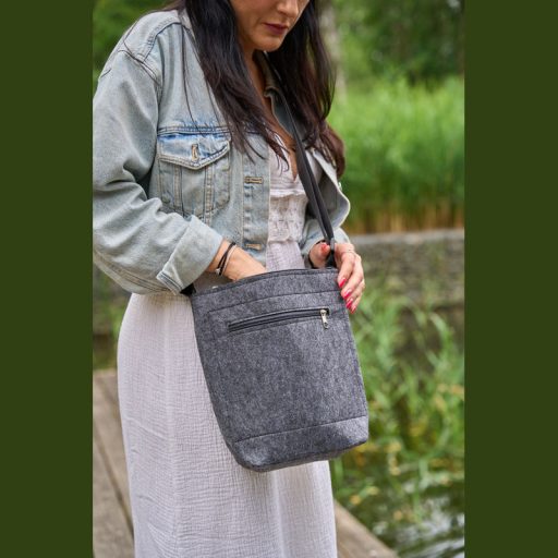 Lagos újrahasznosított filc válltáska