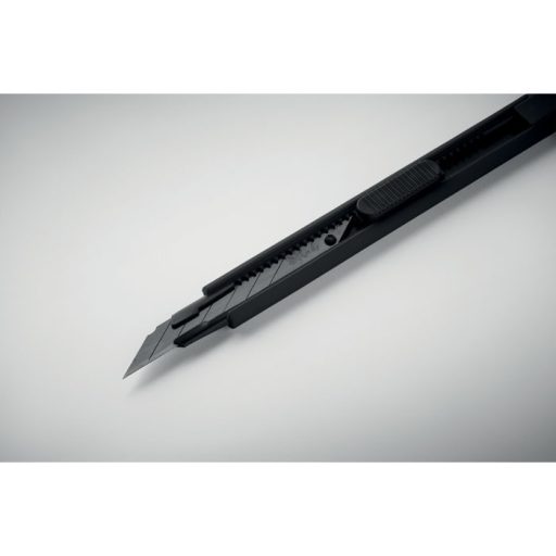 Kis tapétavágó kés