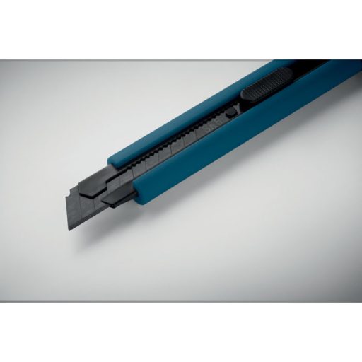 Nagy tapétavágó kés