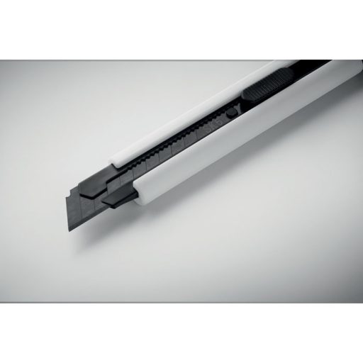 Nagy tapétavágó kés